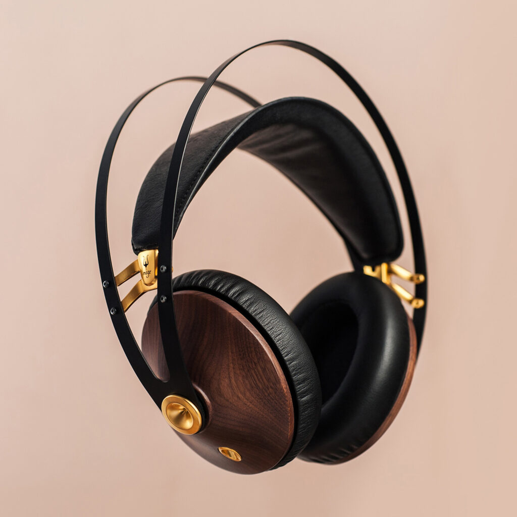 MEZE AUDIO 99 Classics Walnut Gold - speedlb.com